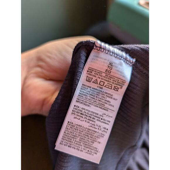 XL Old Navy Luxe Tee - Picture 3 of 4